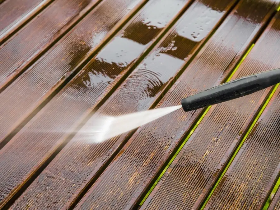 Effective Deck Cleaning Techniques To Remove Stubborn Stains in Byron, GA